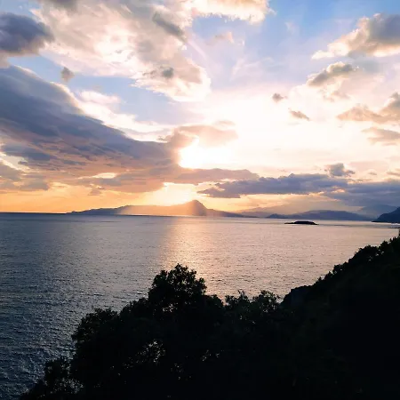 Judia Sul Mare Bed & Breakfast 4*